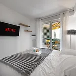 Reine Astrid Palm Beach Suite